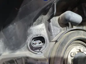 Foto de FARO DERECHO TOYOTA COROLLA VERSO (R1) referencia P7105R foto 3