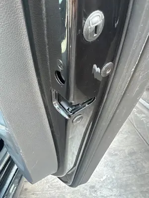 Foto de CERRADURA PUERTA TRASERA DERECHA VOLKSWAGEN GOLF V (1K1)(10.2003)