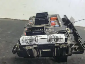 Foto de CAJA RELES / FUSIBLES SIN MARCA SIN MODELO referencia 9650618480 foto 3