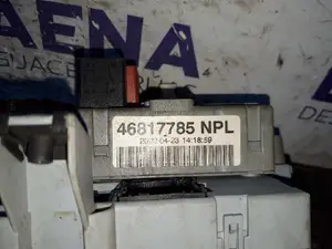 Foto de CAJA RELES / FUSIBLES SIN MARCA SIN MODELO referencia 46817785 foto 3