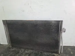 Foto de CONDENSADOR / RADIADOR AIRE ACONDICIONADO BMW SERIE 5 BERLINA (E60) referencia 6450698290801 foto 2