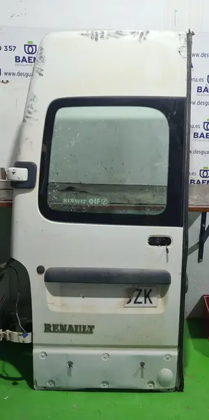 Foto de PORTON TRASERO IZQUIERDO RENAULT MASTER COMBI foto 1