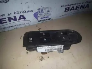 Foto de MANDO ELEVALUNAS DELANTERO IZQUIERDO RENAULT MEGANE II BERLINA 5P foto 2