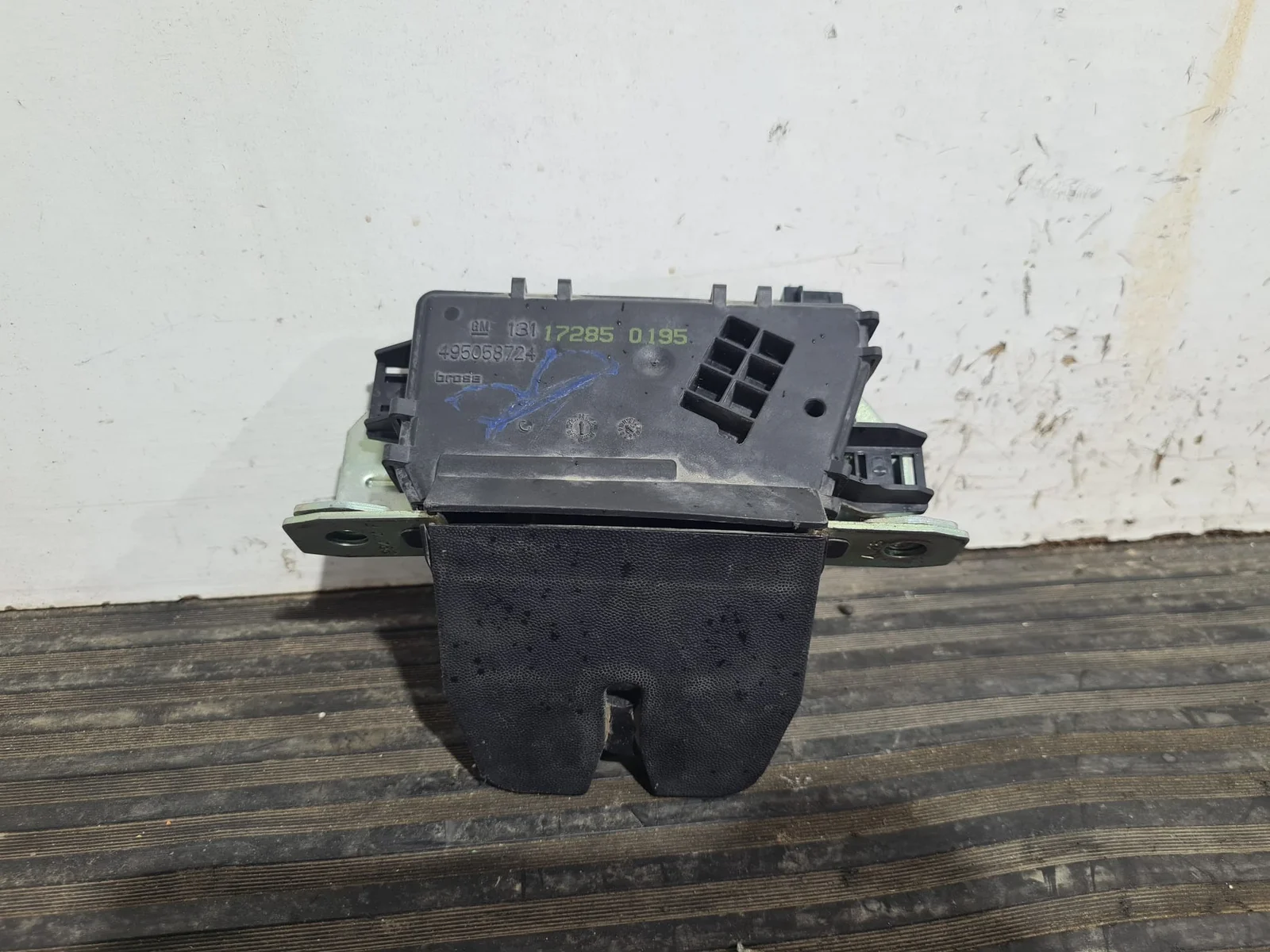 Foto de CERRADURA MALETERO / PORTON OPEL ASTRA H GTC referencia 172850195