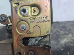 Foto de CERRADURA PUERTA DELANTERA DERECHA FORD FIESTA BERLINA (DX) referencia 96FGA219A65CR3 foto 5
