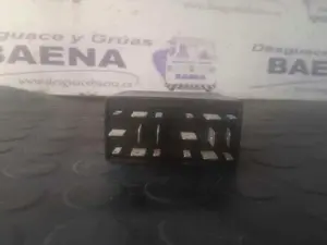 Foto de CAJA RELES / FUSIBLES SIN MARCA SIN MODELO referencia 4B0919471A foto 4