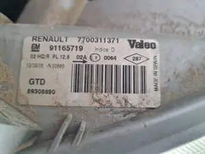 Foto de FARO IZQUIERDO RENAULT TRAFIC II FURGÓN referencia 7700311371 foto 3