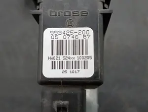 Foto de MOTOR ELEVALUNAS TRASERO DERECHO VOLKSWAGEN PASSAT BERLINA (3C2) referencia 993425200 foto 3
