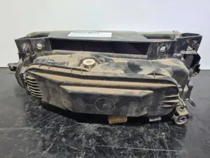 Foto de FARO DERECHO CITROEN XANTIA BERLINA referencia 88205034D foto 2