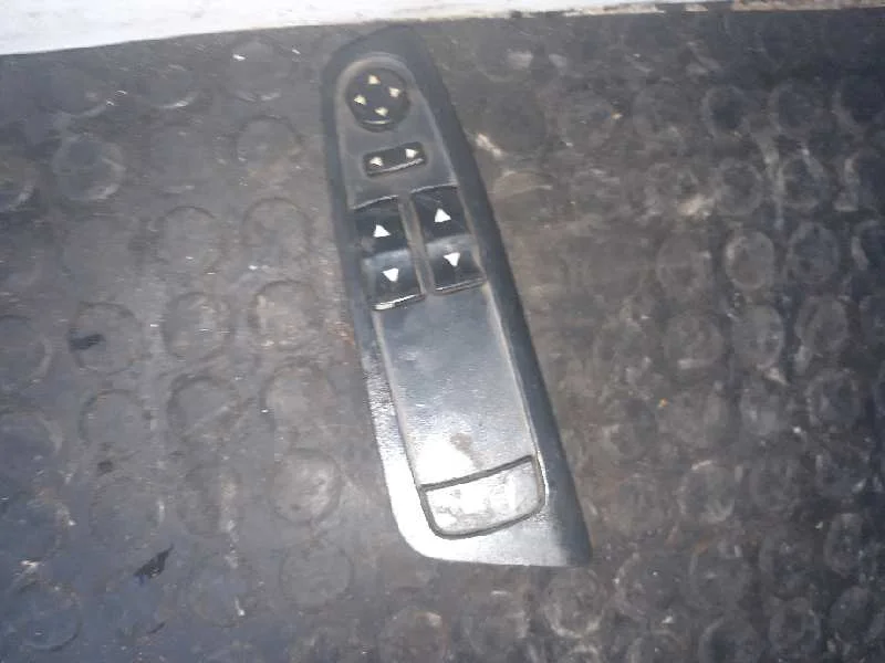Foto de MANDO ELEVALUNAS DELANTERO IZQUIERDO FIAT STILO (192)