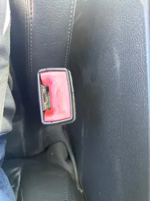 Foto de ENGANCHE CINTURON DELANTERO IZQUIERDO VOLKSWAGEN GOLF VI (5K1)(10.2008)