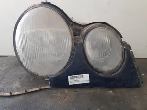 Foto de FARO DERECHO MERCEDES-BENZ CLASE E (BM 210) BERLINA