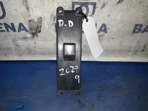 Foto de MANDO ELEVALUNAS DELANTERO DERECHO NISSAN MAXIMA QX (A32) referencia 2541144U60