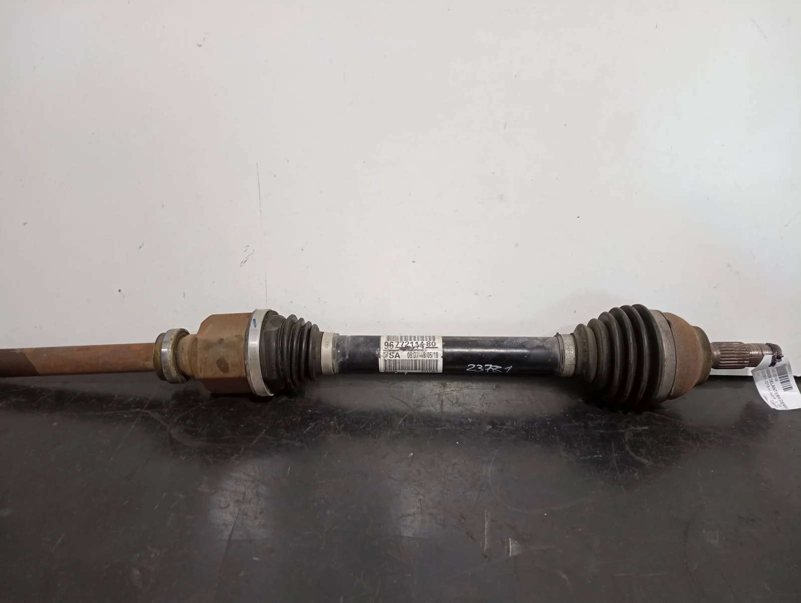 Foto de TRANSMISION DELANTERA DERECHA PEUGEOT 2008 referencia 9677211480