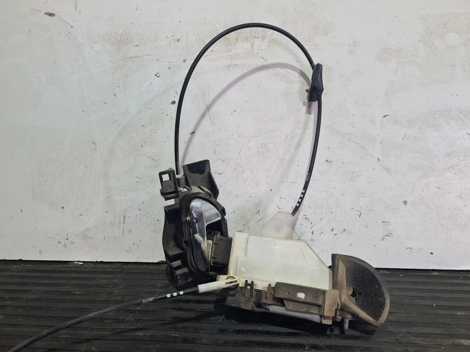 Foto de CERRADURA PUERTA TRASERA IZQUIERDA CITROEN DS4 referencia 9660525480
