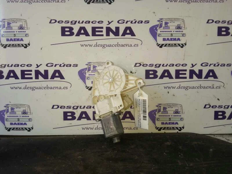 Foto de MOTOR ELEVALUNAS DELANTERO IZQUIERDO SIN MARCA SIN MODELO referencia A2048200142