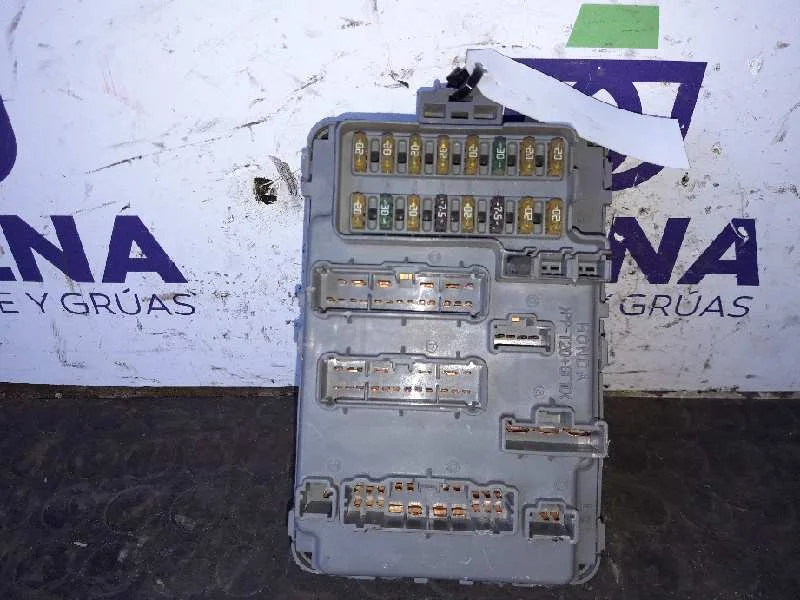 Foto de CAJA RELES / FUSIBLES SIN MARCA SIN MODELO referencia 3821AS1AE100