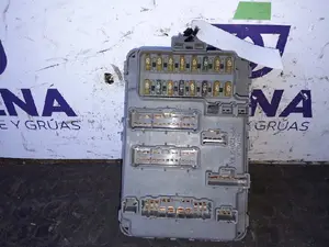 Foto de CAJA RELES / FUSIBLES SIN MARCA SIN MODELO referencia 3821AS1AE100