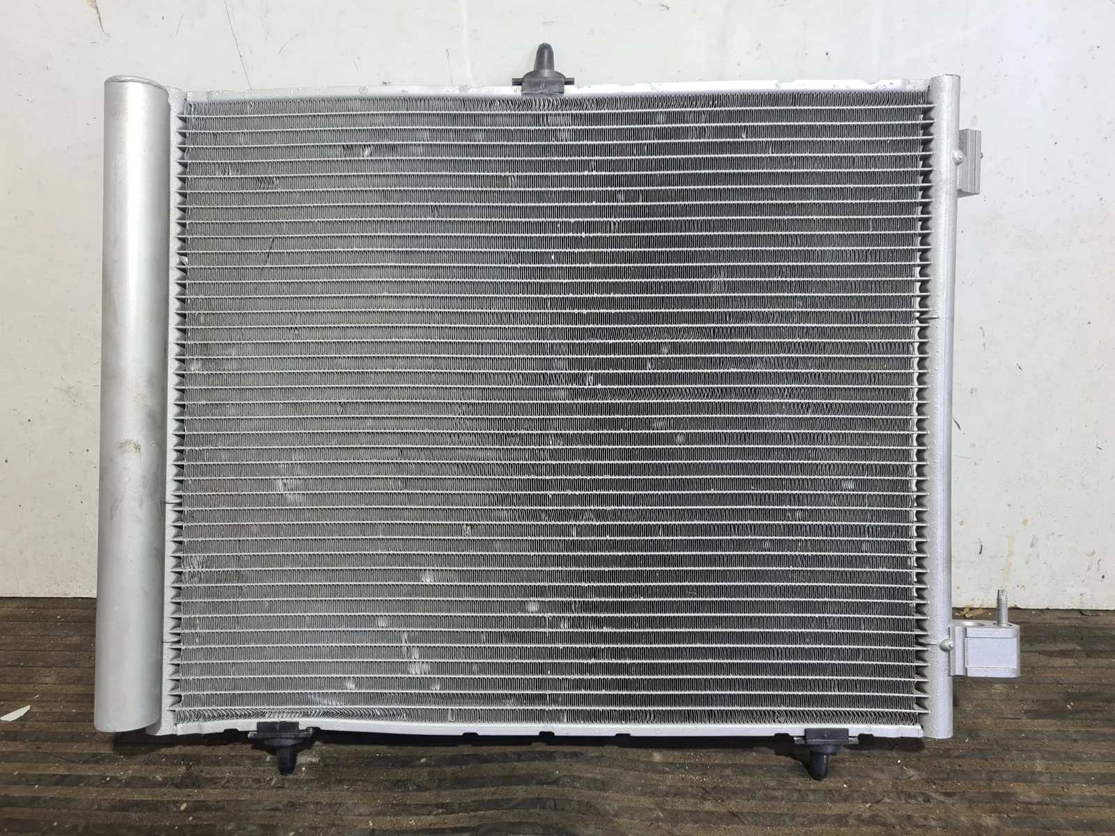 Foto de CONDENSADOR / RADIADOR AIRE ACONDICIONADO PEUGEOT 208 referencia 9674813580