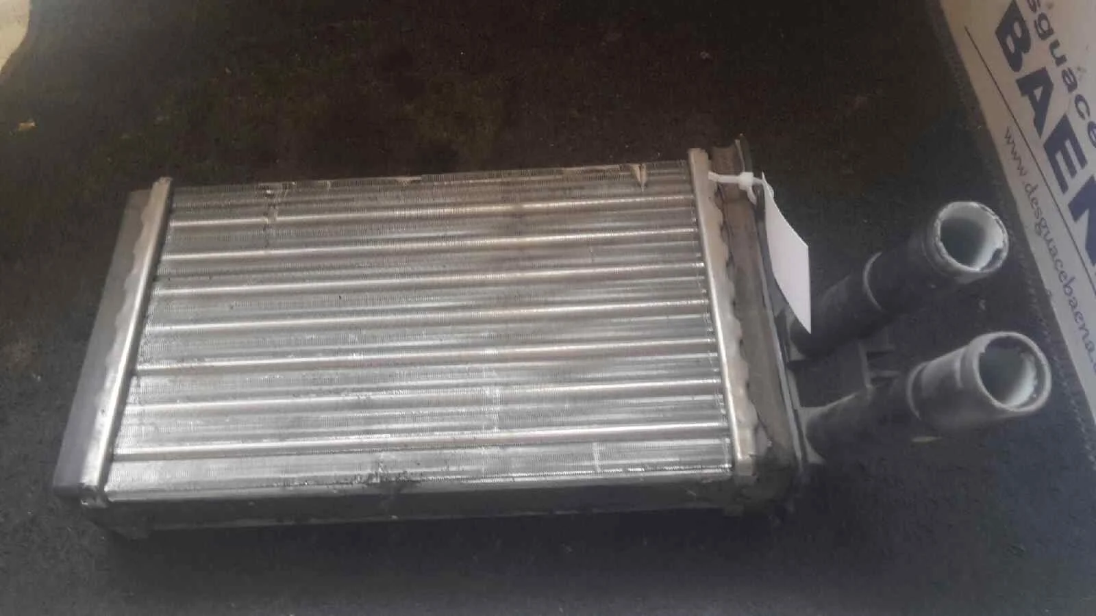 Foto de RADIADOR CALEFACCION / AIRE ACONDICIONADO SIN MARCA SIN MODELO referencia 8D1819031A