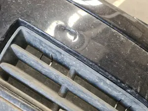Foto de PARAGOLPES DELANTERO VOLKSWAGEN GOLF IV BERLINA (1J1)(10.1997) foto 3