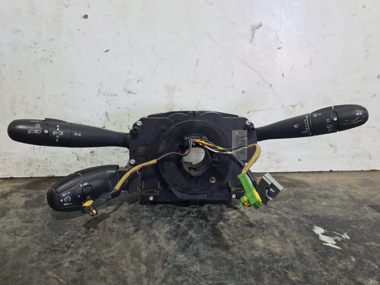 Foto de MANDO MULTIFUNCION PEUGEOT 307 BERLINA (S2) referencia 96630718XT