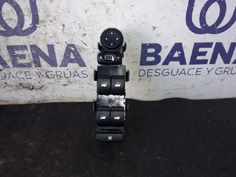 Foto de MANDO ELEVALUNAS DELANTERO IZQUIERDO SIN MARCA SIN MODELO referencia ZQ800629XT