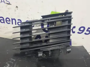 Foto de REJILLA PARAGOLPES DERECHA SIN MARCA SIN MODELO referencia 22323080
