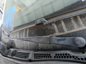 Foto de BRAZO LIMPIA DELANTERO DERECHO PEUGEOT 208