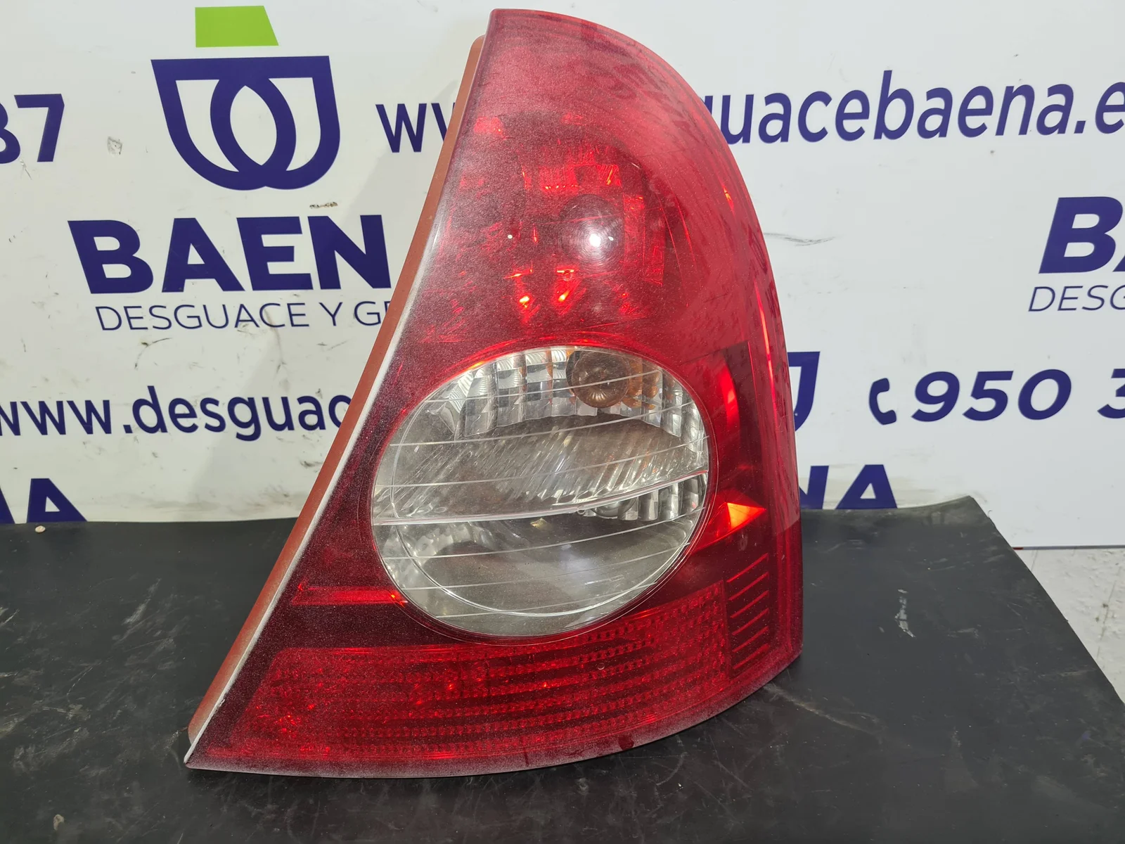 Foto de PILOTO TRASERO DERECHO RENAULT CLIO II FASE II (B/CB0) referencia 8200071414