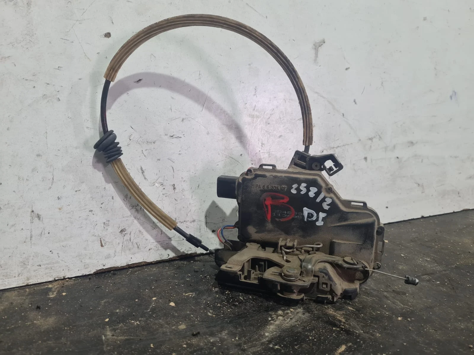 Foto de CERRADURA PUERTA TRASERA IZQUIERDA SEAT LEON (1M1) referencia 3B4839415