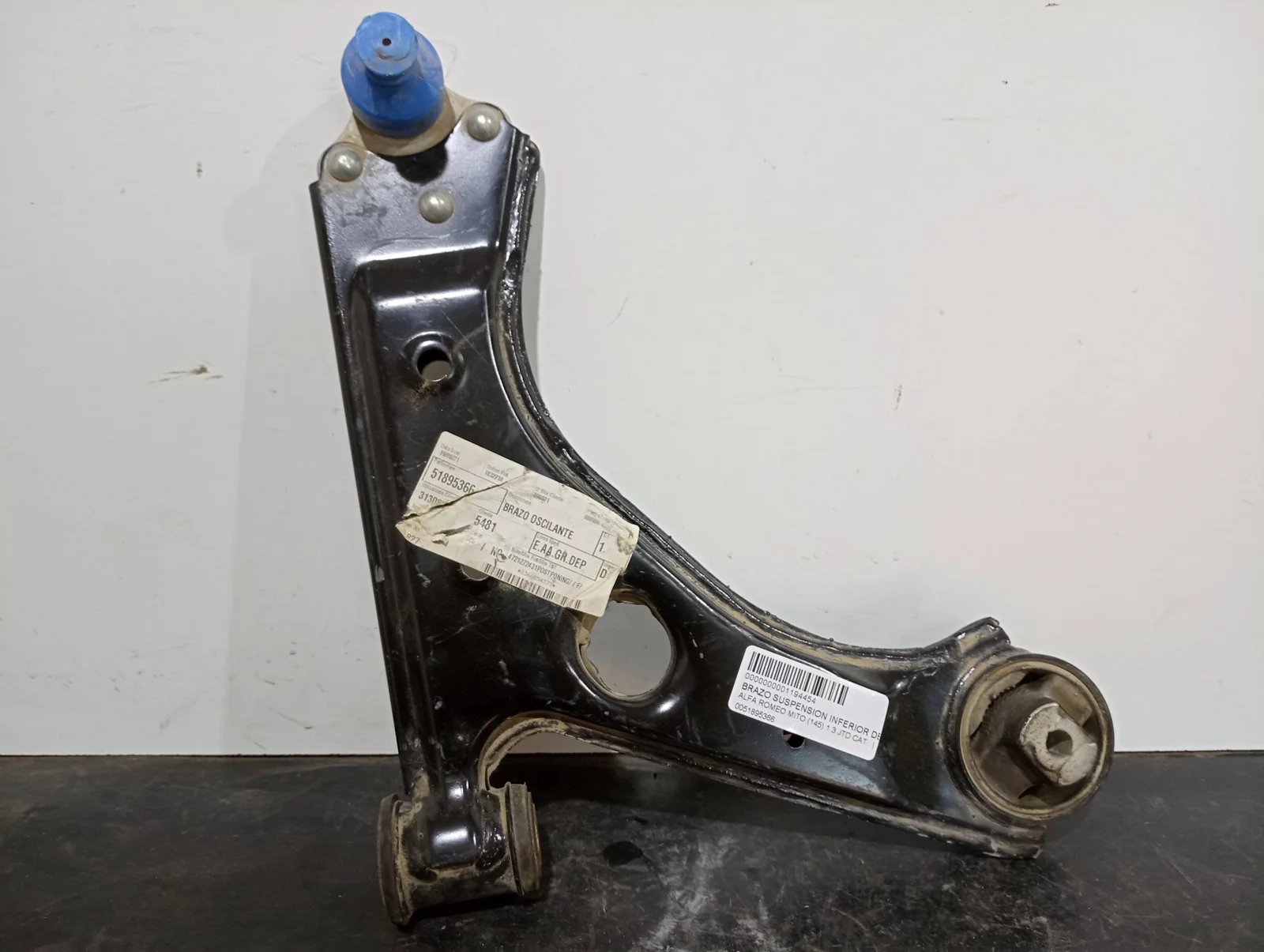 Foto de BRAZO SUSPENSION INFERIOR DELANTERO DERECHO SIN MARCA SIN MODELO referencia 0051895366