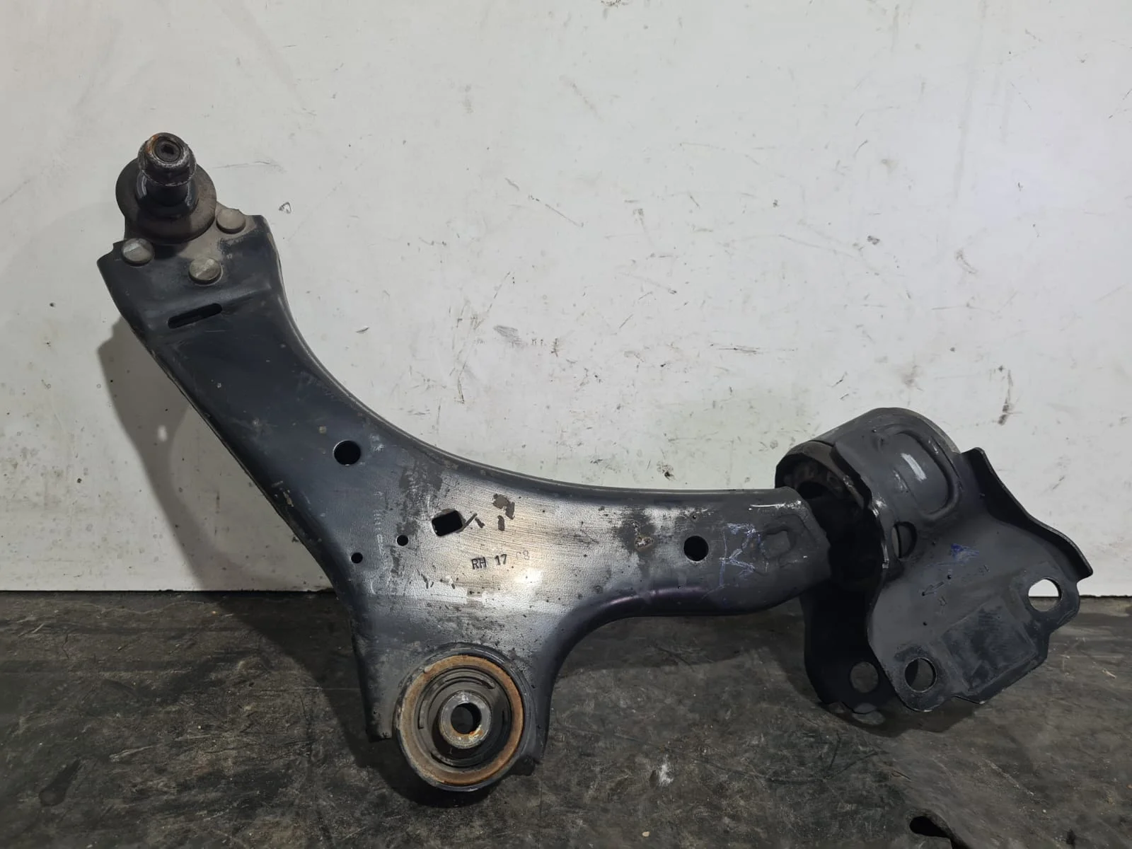 Foto de BRAZO SUSPENSION INFERIOR DELANTERO IZQUIERDO FORD S-MAX (CA1) referencia 709N3A5253BB