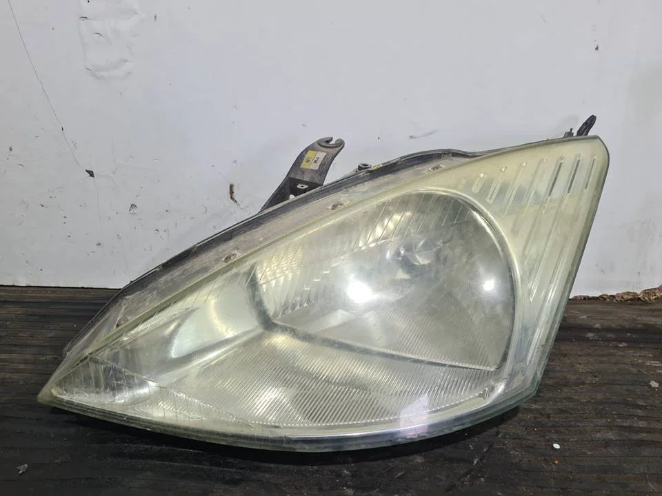 Foto de FARO IZQUIERDO FORD FOCUS BERLINA (CAK) referencia XS4113006