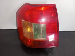 Foto de PILOTO TRASERO DERECHO TOYOTA COROLLA (E12)