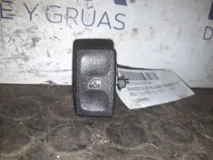 Foto de MANDO ELEVALUNAS TRASERO DERECHO SIN MARCA SIN MODELO referencia 1L0959855