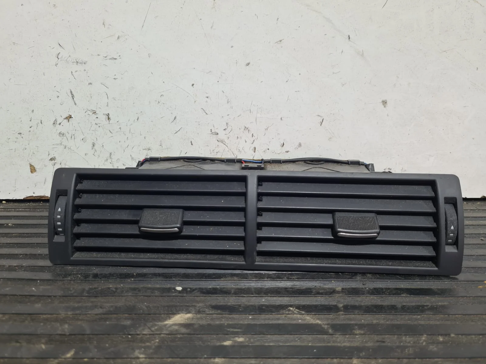 Foto de AIREADOR CENTRAL AUDI A4 BERLINA (8E) referencia 8E0820951H6PS