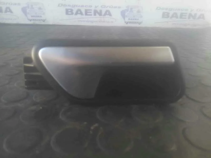 Foto de MANETA INTERIOR DELANTERA DERECHA SIN MARCA SIN MODELO referencia 111837114C