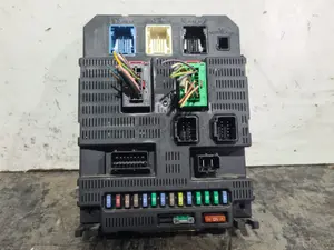Foto de CAJA RELES / FUSIBLES CITROEN C3 referencia 9664156780