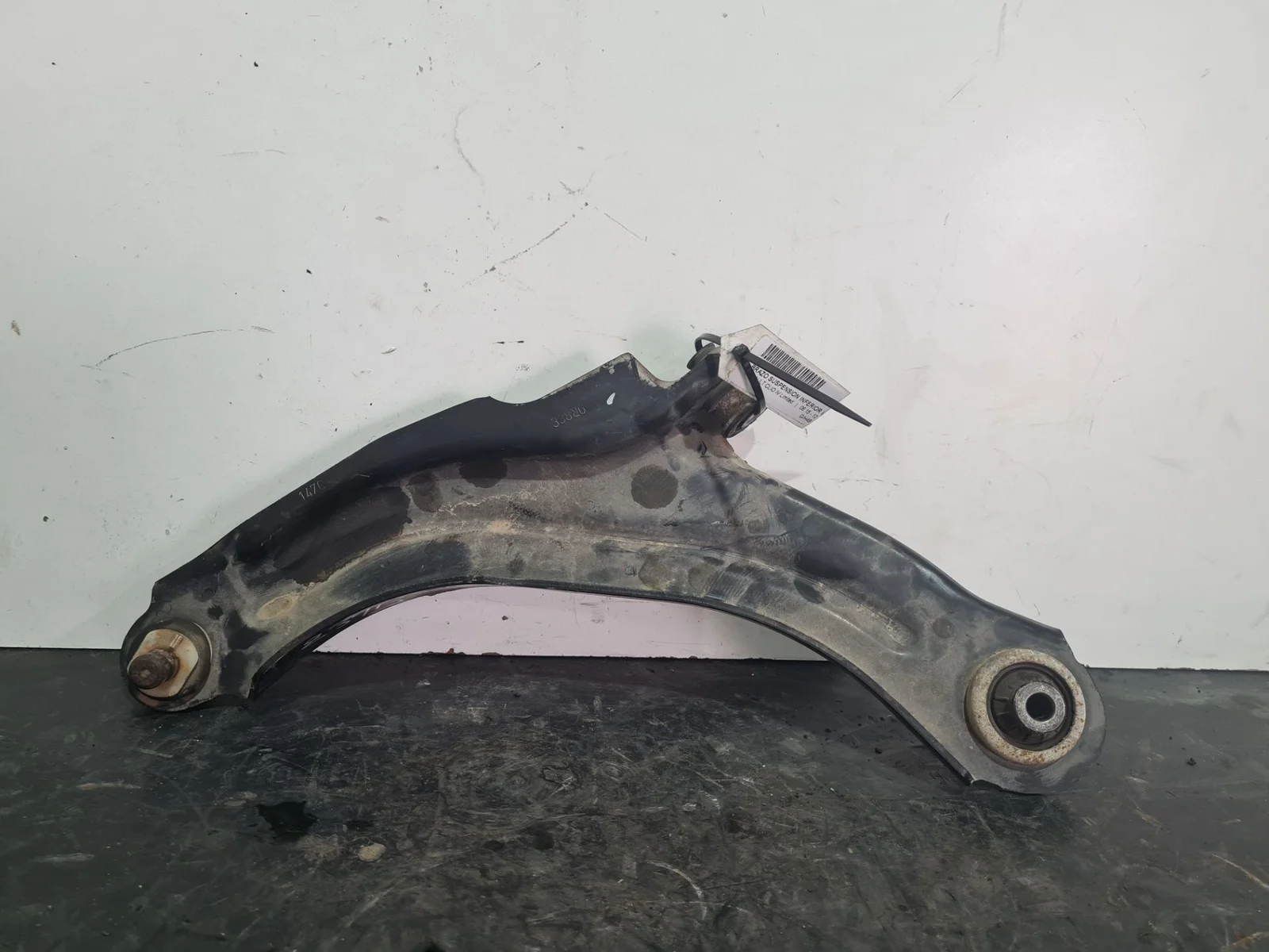 Foto de BRAZO SUSPENSION INFERIOR DELANTERO IZQUIERDO RENAULT CLIO IV referencia 545052354R