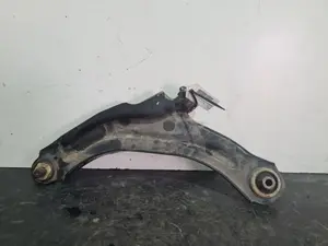 Foto de BRAZO SUSPENSION INFERIOR DELANTERO IZQUIERDO RENAULT CLIO IV referencia 545052354R