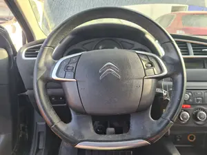 Foto de VOLANTE CITROEN C4 BERLINA