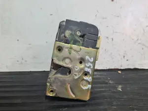 Foto de CERRADURA PUERTA DELANTERA DERECHA OPEL CORSA D foto 4