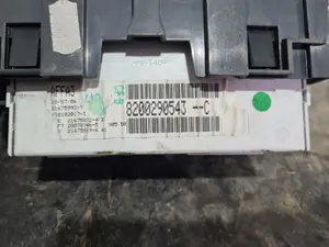 Foto de PANTALLA MULTIFUNCION RENAULT LAGUNA III BERLINA referencia 8200290543C foto 5