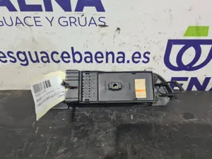 Foto de MANDO ELEVALUNAS DELANTERO IZQUIERDO NISSAN PRIMERA BERLINA (P11) foto 2