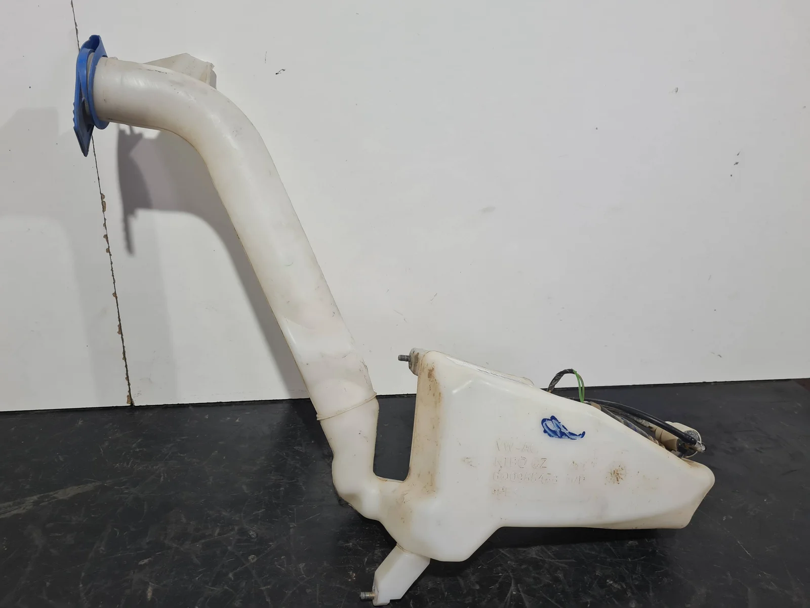 Foto de DEPOSITO LIMPIA SIN MARCA SIN MODELO referencia 6Q0955453