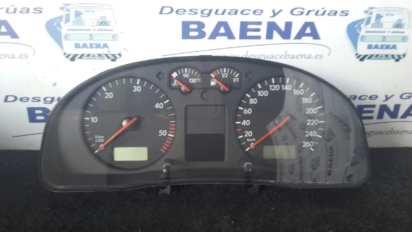Foto de CUADRO INSTRUMENTOS VOLKSWAGEN PASSAT BERLINA (3B2) referencia 3B0920822A