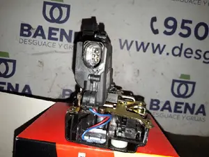 Foto de CERRADURA PUERTA TRASERA IZQUIERDA SIN MARCA SIN MODELO referencia 3B4839015A foto 2