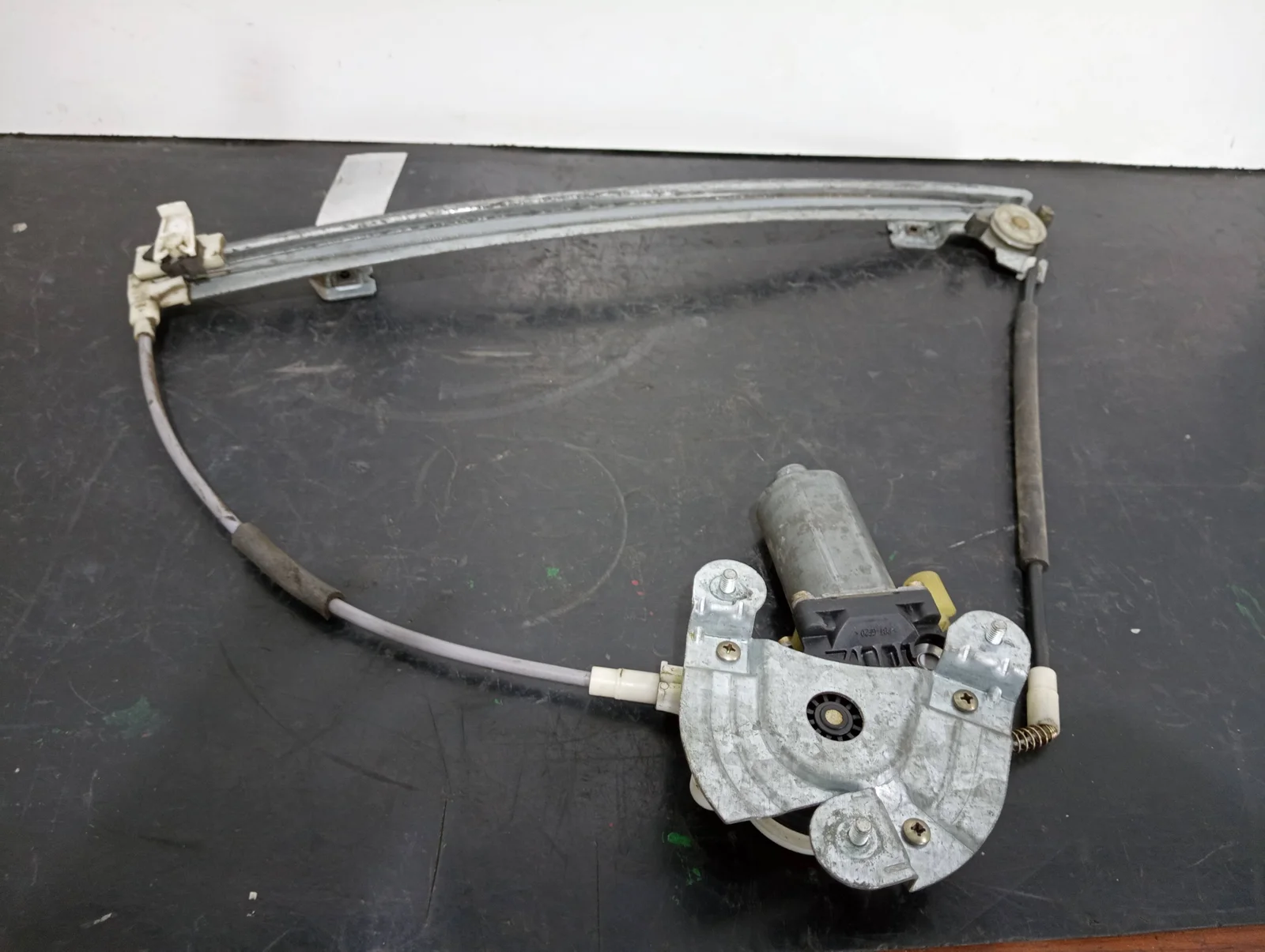 Foto de ELEVALUNAS DELANTERO DERECHO RENAULT MEGANE I FASE 2 BERLINA (BA0) referencia 0130821721