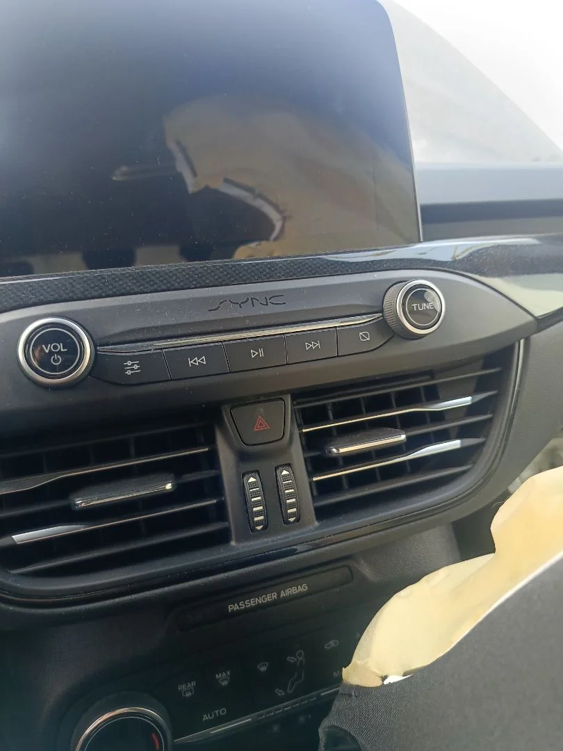 Foto de WARNING FORD FOCUS BERLINA (CGE)